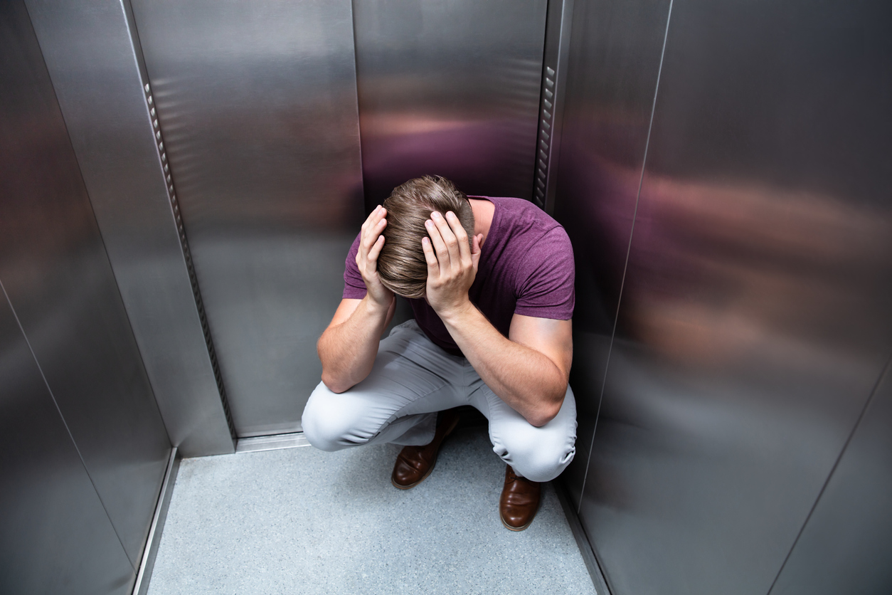How to Deal with Claustrophobia Effectively